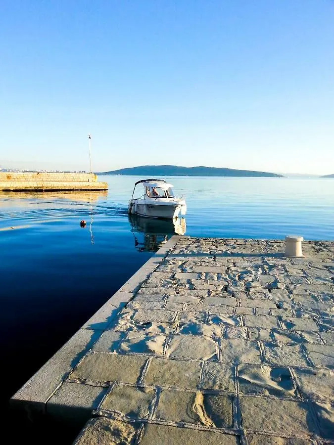 Short Street Apartments Kastela Croatia