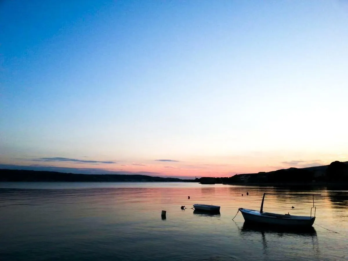 Short Street Apartments Kastela