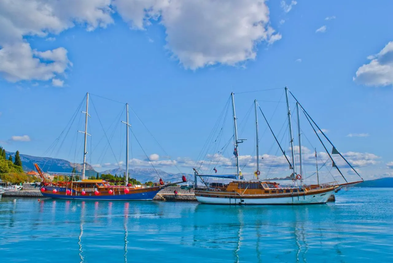 Short Street Apartments Kastela