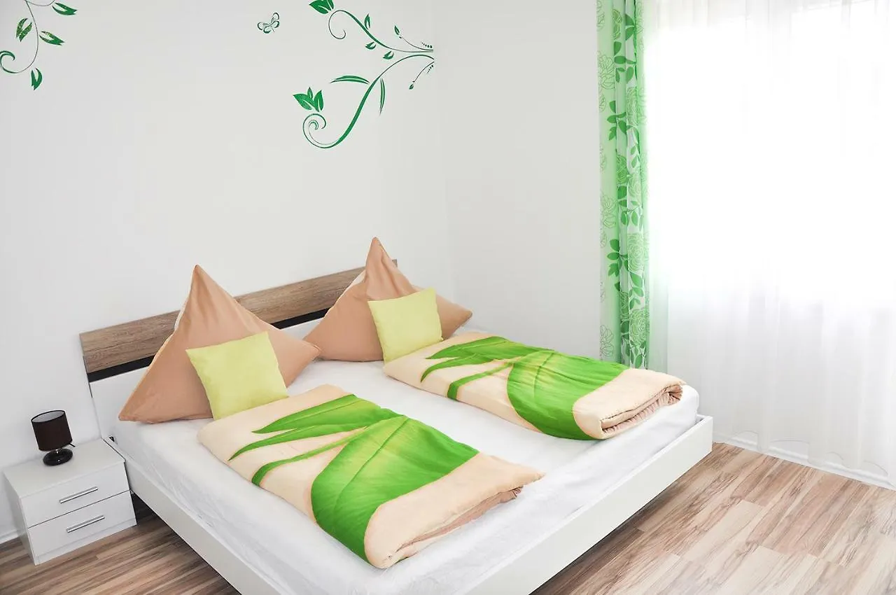 Short Street Apartments Kastela Croatia